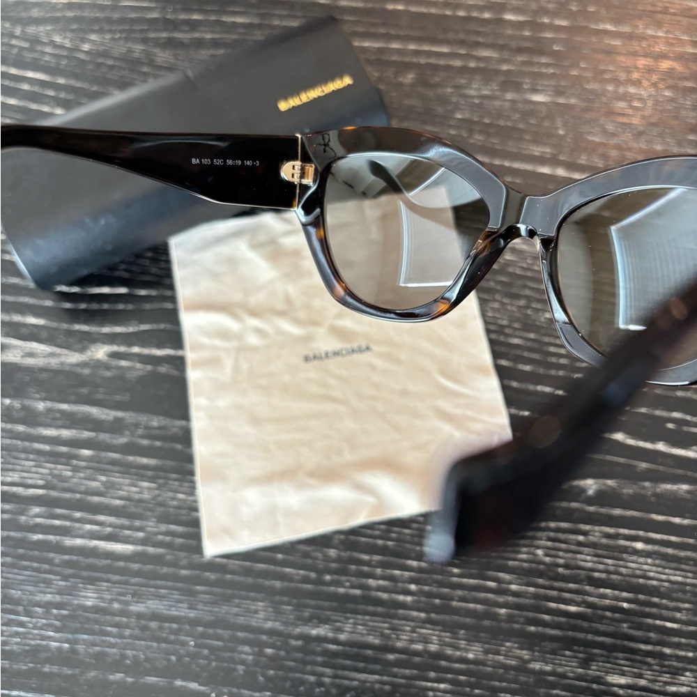Balenciaga Sunglasses - Picture 5 of 12